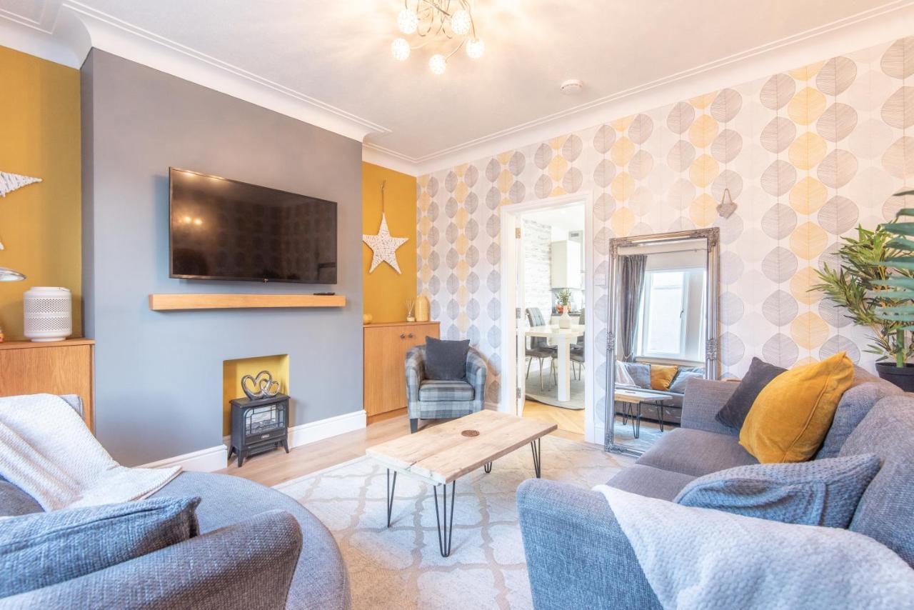 Bright, Fresh, Renovated 3 Bedroom Apartment In The Heart Of Montrose Angus Exterior foto